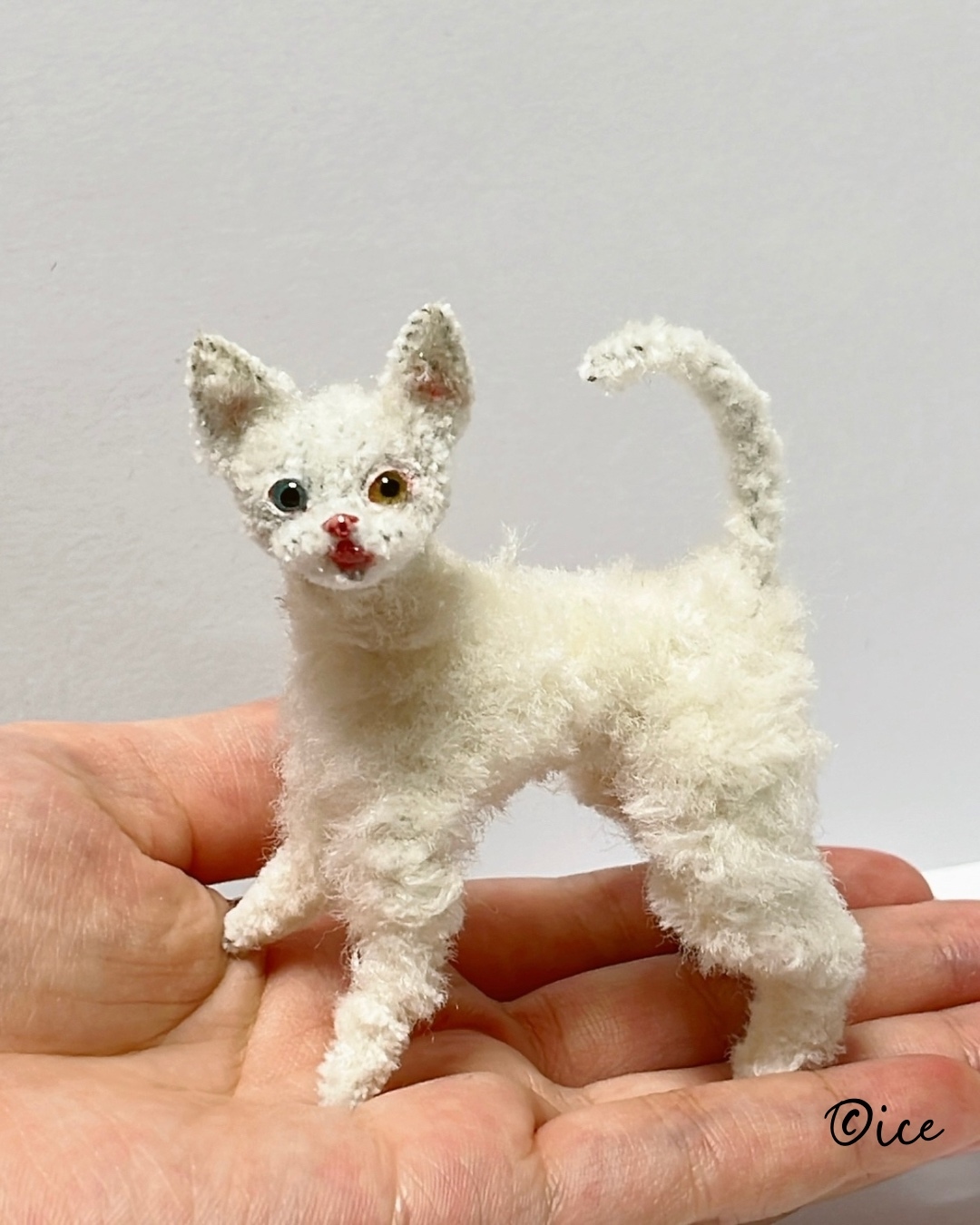 アートドール ボルゾイ ホワイト系 モールアニマル あいす 置物