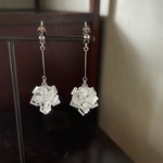 お米キューブのボンボンピアス「日本の心！お米の煌めき」