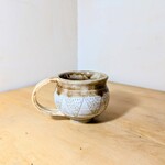 陶器のコーヒーカップ