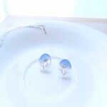 ピアス　お花の鉱石　ブルー