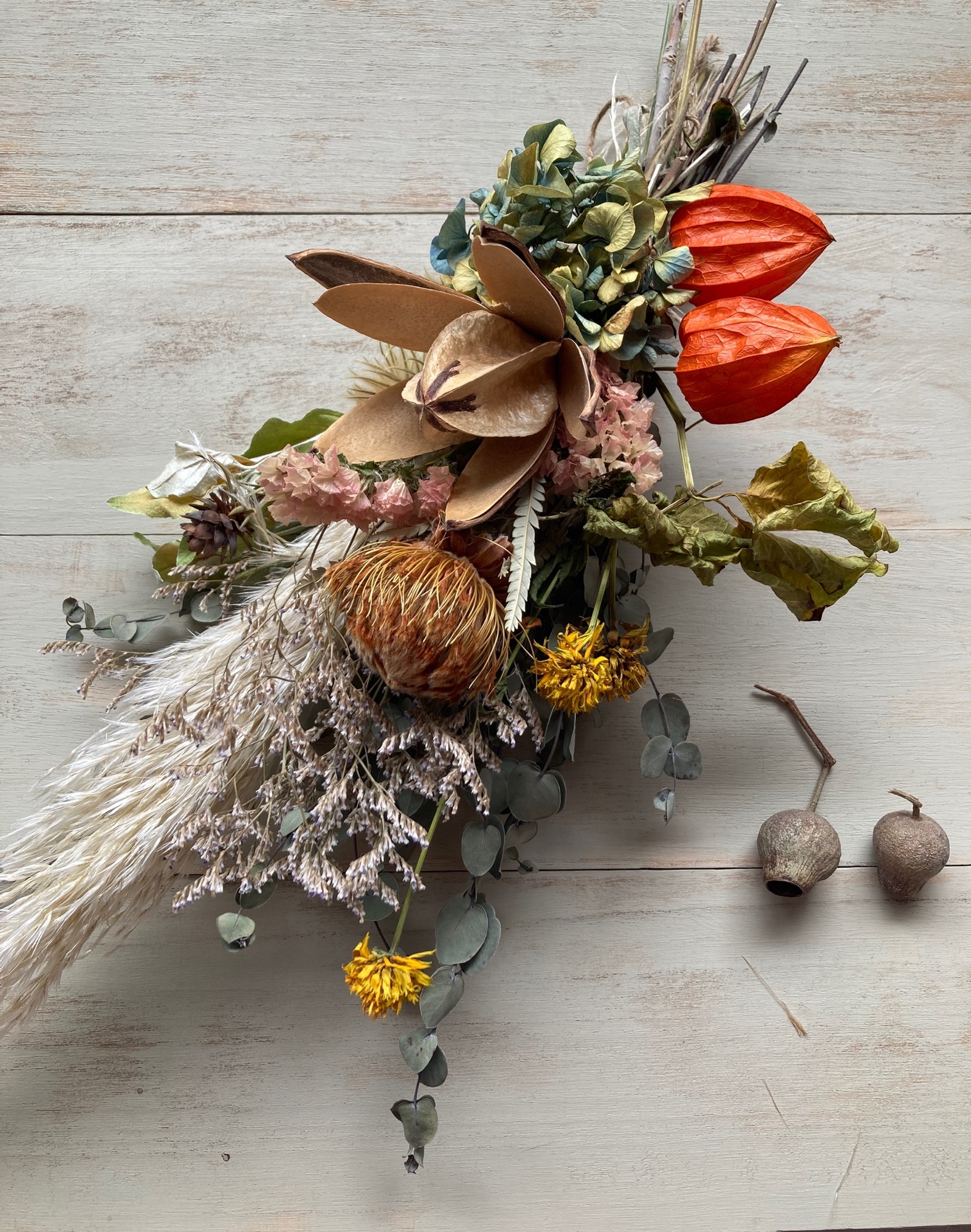 専用ページ☆パンパスグラスのフライングリース＆プロテアスワッグ パンパスグラス - スワッグの人気通販 | minne byGMOペパボ 国内