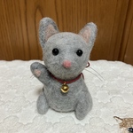 羊毛フェルト　シルバー猫　招き猫　猫