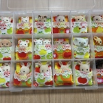 183【再販】シルバニア　赤ちゃん　ベッド　布団　ケース　収納　レトロフルーツ柄２色