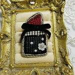 リップスティックモチーフビーズ刺繍ブローチ