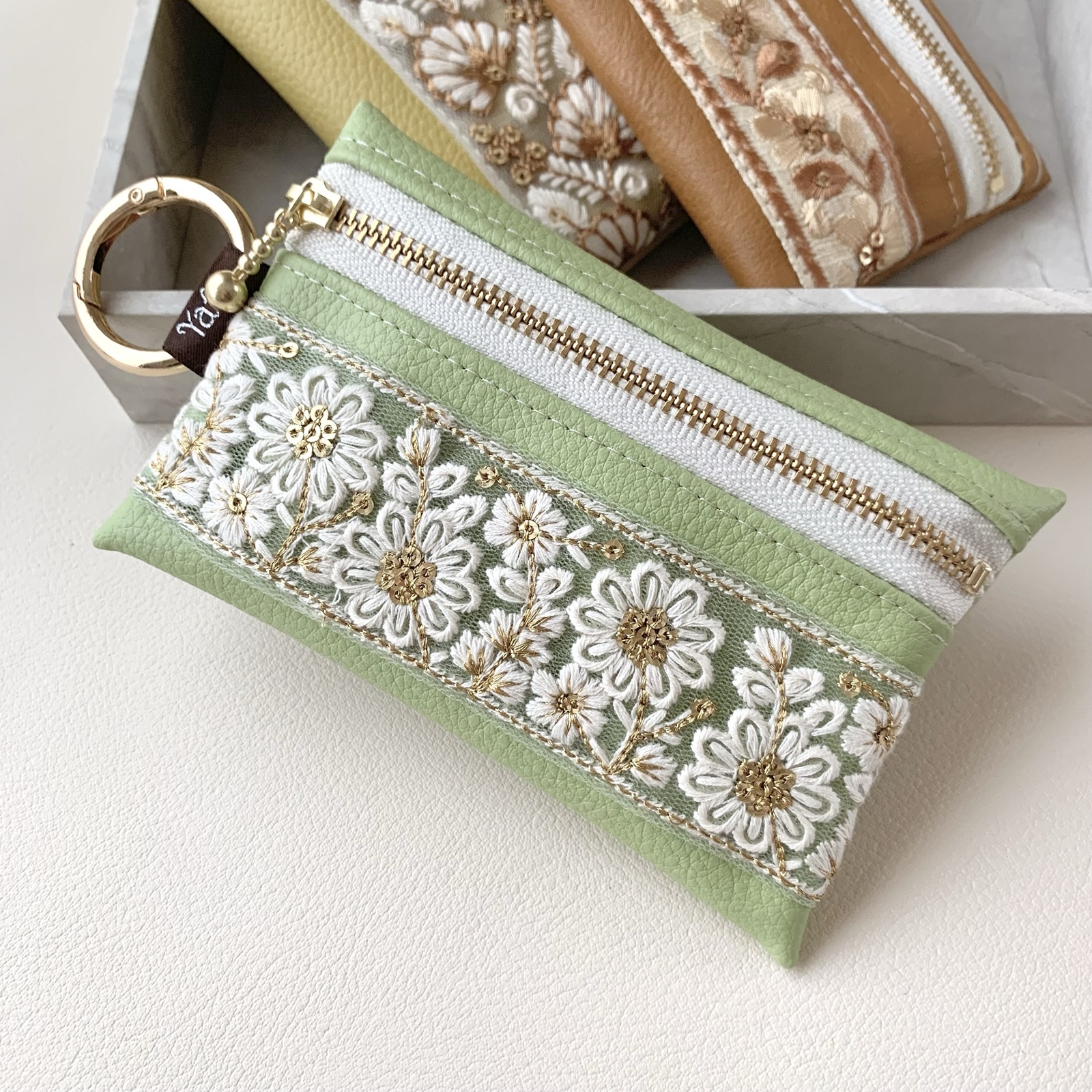 再販4＊キーケース インド刺繍リボンがおしゃれ ミニポーチ カード 