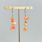 秋風に染まる紅葉ピアス/イヤリング 天然石