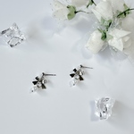 リボンとパールの  小ぶり ピアス/イヤリング