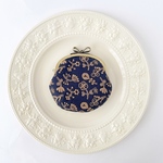 new▶︎ がま口ポーチ【りぼん口金】フィールドオブフラワー・ネイビー