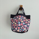 いちご柄　ブルー系　両脇ポケット　バケツトート　♫　帆布　紺