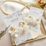 《ゴールド》小さな 花束 フラワー フリル 大人かわいい ピアス イヤリング ウェディング 前撮り 成人式 結婚式 ブライダル 花びら ホワイト