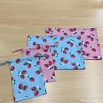 現品のみ❗️③【給食セット×２日分】w60×40cm ランチョンマット w15×20cmマチつきコップ袋 アイボリー フルーツサンド &白 パステル ピンク リンゴ柄 女の子 小学校 オックス
