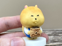 「コーヒーの匂いたまらんリス」フィギュア