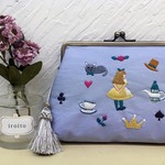 不思議の国のアリスの刺繍ポーチ
