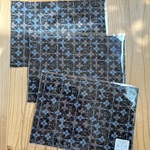 刺繍布A4カットクロス＜ペラペラヨメナ＞綿起毛　ブラック