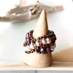 ツートーンチェコグラスビーズのクロスデザインリング