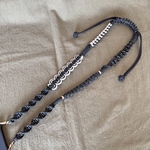 大人ガーリーなショルダーストラップ❤️ブラック×シャンパンゴールドのパラコードが目を惹くデザイン❤️長さ調整自在✨水ぬれOK✨