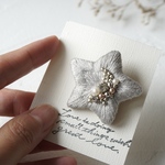 キラキラ星の刺繍ブローチ