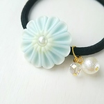 菊の花練り切りヘアゴム（ブルー）