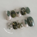 khakigaoshiiro🐢 【カーキ チェックネイル リボン×ハート 秋冬 ネイルチップ 大人可愛い】