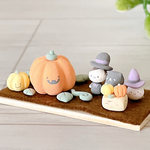 ハロウィンの国のかぼちゃ畑　小さな置物／ミニチュア　粘土　オブジェ　インテリア　小さな　小さい　フィギュア　コンパクト　飾り　autumn  秋