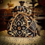 インド刺繍巾着　巾着袋　刺繍生地　エレガント　可憐　アンティーク調　マチあり　大容量　小物入れ　コスメポーチ　アクセサリーポーチ　お呼ばれ　フォーマル　結婚式　母の日ギフト　秋