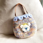 キングしろくまの手編みニットバッグ/毛糸バッグ/秋バッグ/パステル/クロシェ/編み物
