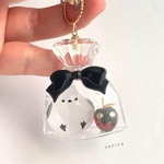 NEW🎃受注製作🎃毒のりんごとシマエナガ入りのブラック🎀付きポーチ　キーホルダー