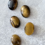 在庫処分〔2個〕天然石　タイガーアイ　カボション　オーバル　25x18x7~10mm