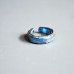 Titanium ear cuff・チタンイヤーカフ・ロックイヤー・青に金B