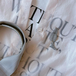 ブローチ　グレーしましま