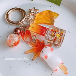 秋色🍁猫ちゃん♬.*ﾟマニキュアボトルキーホルダー  レジンキーホルダー