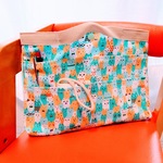 【賑々しい猫】バッグインバッグ　横型　7ポケット　タブレットケース　B5サイズ