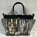 【ハンドメイド】♡猫ちゃんと薔薇と千鳥格子柄♡ポケット沢山お散歩バック