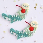 クリームソーダなラッコの手刺繍ブローチ