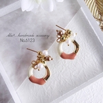 No.6123　くすみピンク　の　大人かわいい　フープ　と　パール　ピアス/イヤリング