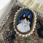 刺繍ブローチ　ハチワレ猫