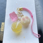 3種の和菓子の根付ストラップ 練り切り うさぎ どんぐり飴 パステルカラー チャーム　食品サンプル フェイクスイーツ ミニチュア 樹脂粘土 和風 着物 和装 和小物 リアル プレゼント プチギフト