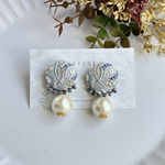 ライトブルーインド刺繍×miniコットンパールピアス／イヤリング