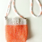 コーラルオレンジのビーズポシェット