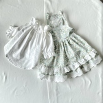 《一点もの》ミントフラワージャンパースカートセット　犬服 ハンドメイド　ワンピース　フリル レース　お出かけ　ペアルック　リンクコーデ　小型犬 トイプードル ダックス マルチーズ 清楚 春夏  一点物