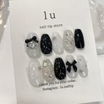 Black & White🖤レースネイル　ネイルチップ　黒　白　ガーリー　ワンホン　y2k うるうる　成人式　振袖　秋　冬　リボン