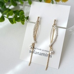 パールラインが美しい　ロングデザインのイヤリング　ノンホールピアス