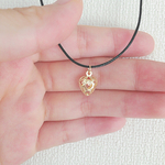 細レザー 透かしハート チョーカー
