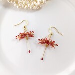 彼岸花　赤　3輪　ピアス　イヤリング