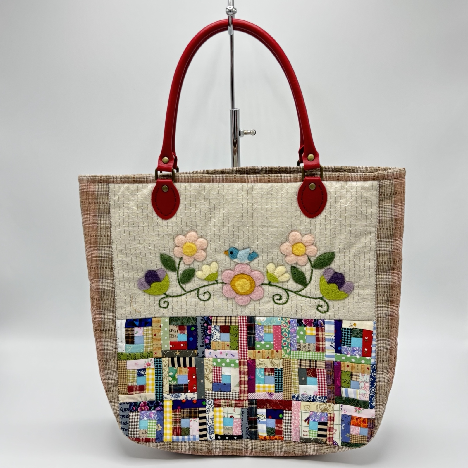 ログキャビンの手さげバッグ。 パッチワーク ハンドメイド