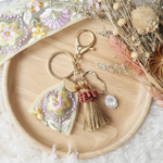 【ribbon lumière】イエロー×パープル  キーホルダー バッグチャーム キーリング インド刺繍リボン タッセル バロックパール ギフト プレゼント