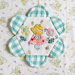 パッチワークキルト・スーと花のカラフルミニマットミント