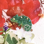 カメレオンのビーズ刺繍