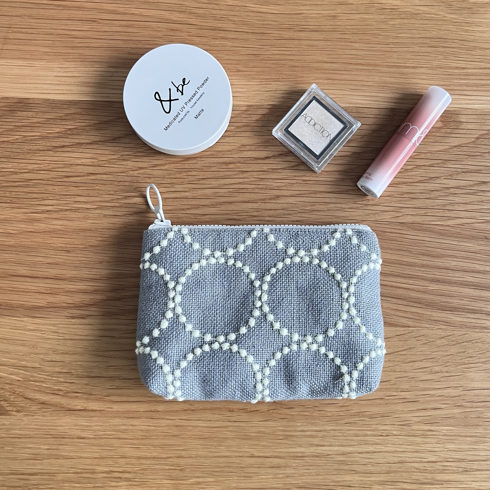 美品ミナペルホネン mina perhonen カドルポーチ　タンバリン 刺繍 52e71b1a5e073d3df74761e33e69e7