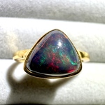 k18gp ブラックオパール　トライアングル　フリーサイズリング　9.8×9㎜